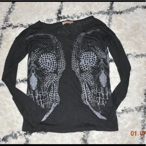 Black diamond spun me sided skull shirt
